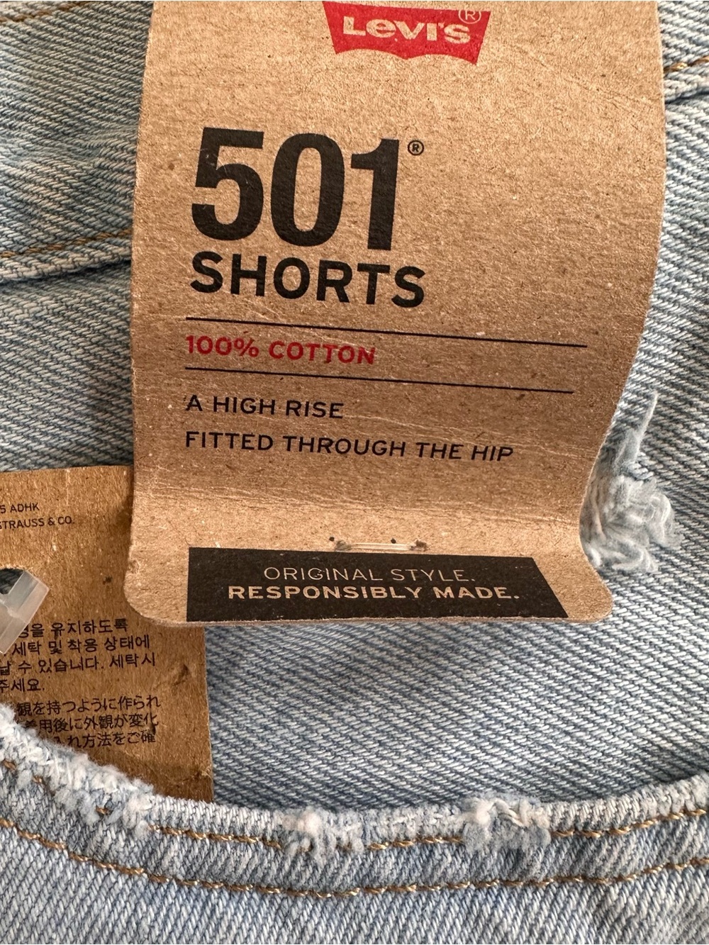NWT Levi's Women Light Blue Distressed 501 Denim High Rise Cutoff Shorts Sz 28 - Picture 3 of 5